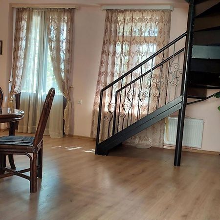 Anano Apartment On Botanikuri Tbilisi Ngoại thất bức ảnh